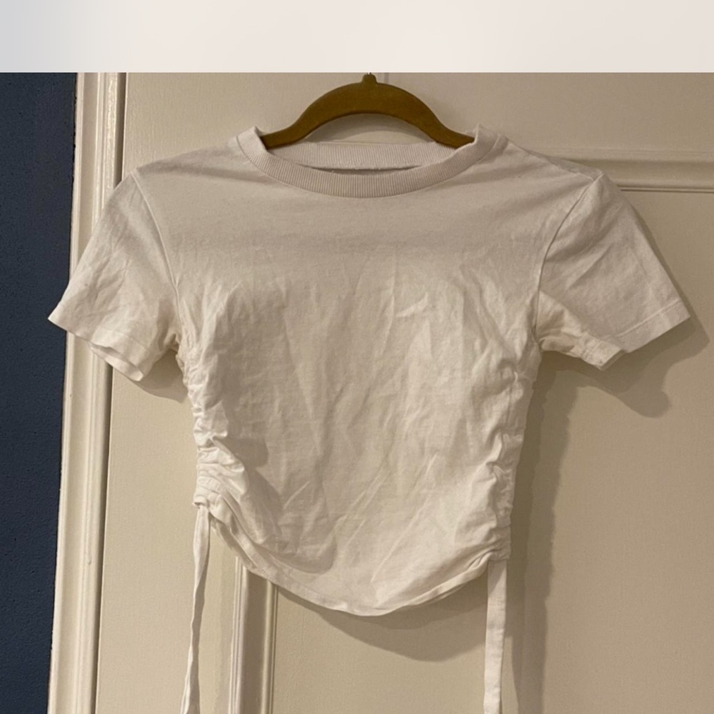 Urban Outfitters White Side-Ruched Crop Tee
